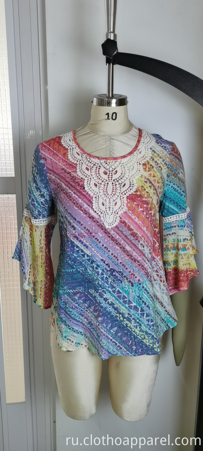 Colour Printed Lace Neckline Blouse For Ladies